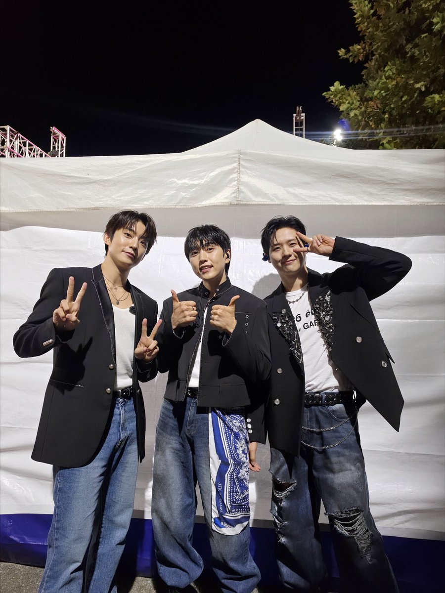 _B1A4OFFICIAL's tweet photo. #B1A4 2026 KONGJU NATIONAL UNIVERSITY 

설렘 가득했던 공주대학교 대동제
함께 노래하고 즐겨주신 여러분 덕분에 
더욱 행복한 시간이었습니다💚
뜨거운 응원과 에너지 보내주셔서 감사합니다!
앞으로도 좋은 무대로 만나요💚💚💚

#비원에이포 #신우 #산들 #공찬 https://t.co/47fVEmwVDV