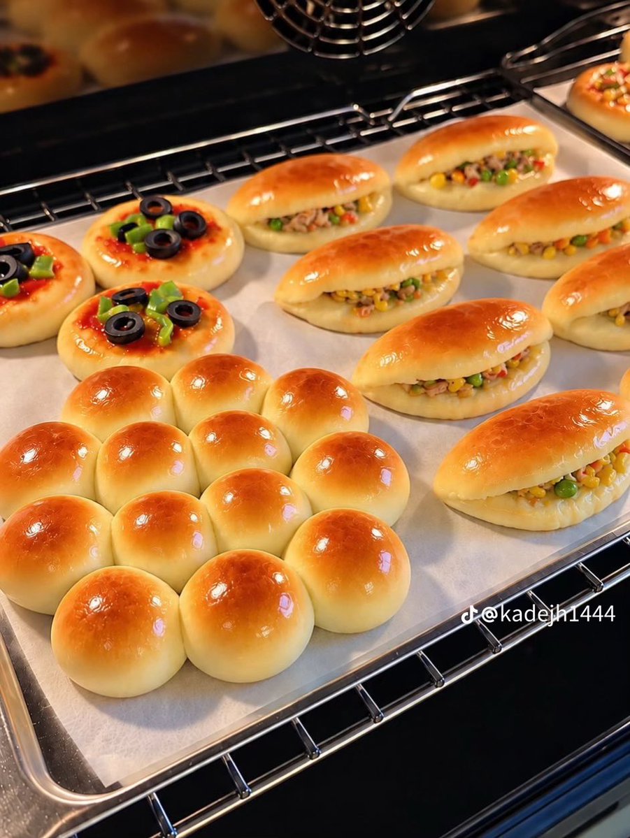 Daily_Cook_'s tweet photo. تبغون معجناتكم هشة وقطنية مثل الغيمة جربوا هذه الطريقة متأكدة راح تعجبكم وراح تعتمدونها في كل وصفاتكم 🥐❤️‍🔥👌🏻😋 https://t.co/s1v1oceylD