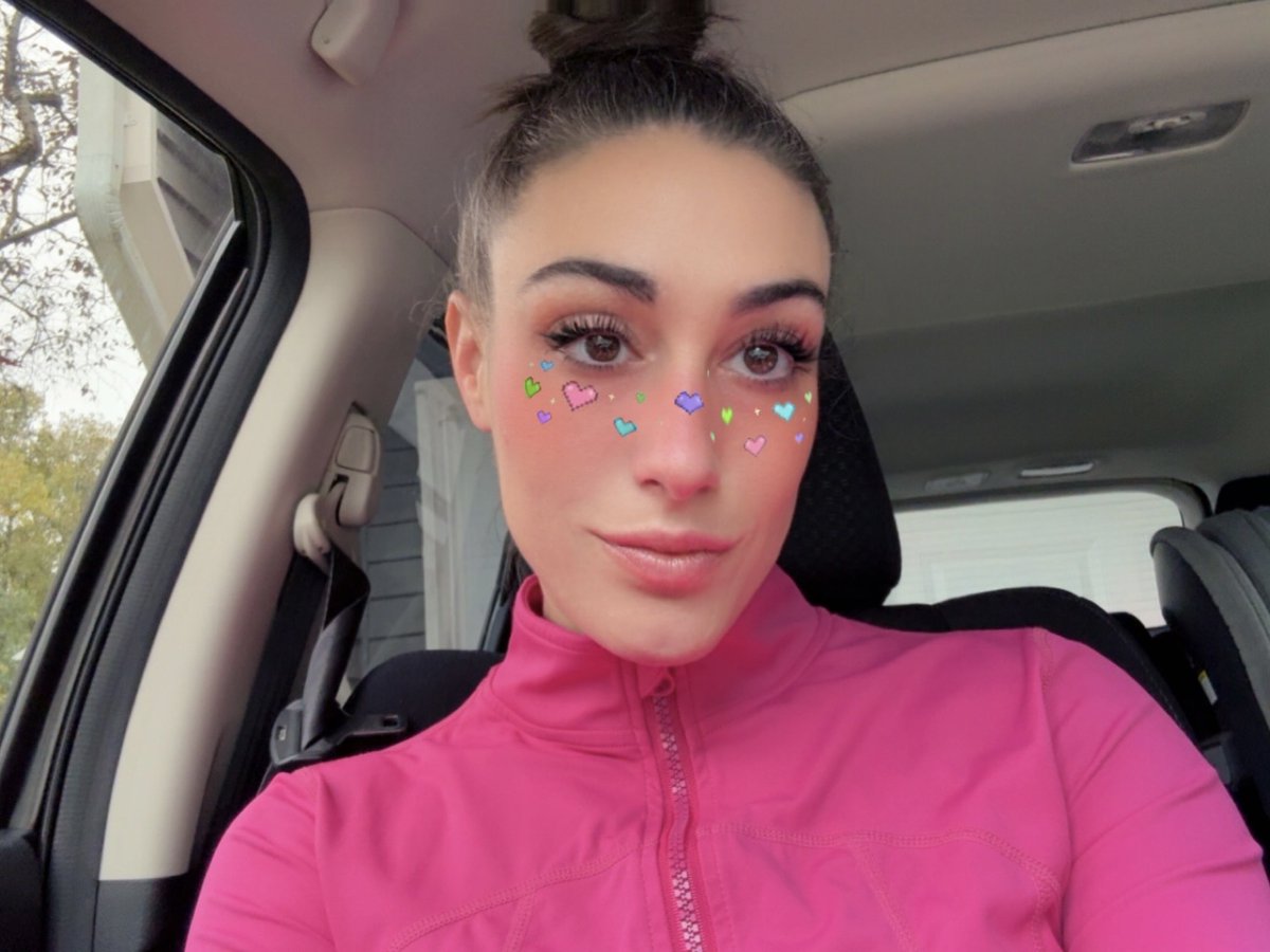 BrookieTheBull's tweet photo. It’s my birthday 🎂  

Venmo me a gift or something 😘🥰 https://t.co/PwvC8P9h40