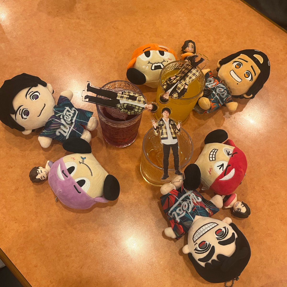 s26_diy's tweet photo. WEST.グループ最後の日
ワガママを言って、時間作ってもらって
お友達と過ごしました。
そんな素敵なお友達と出会えたのも、WEST.のおかげです。
これからも変わらず仲良しのお友達です。
本当にありがたいです。
ほんとにほんとにありがとう。
これからも大好きです。 https://t.co/ZxMwhA8lLi