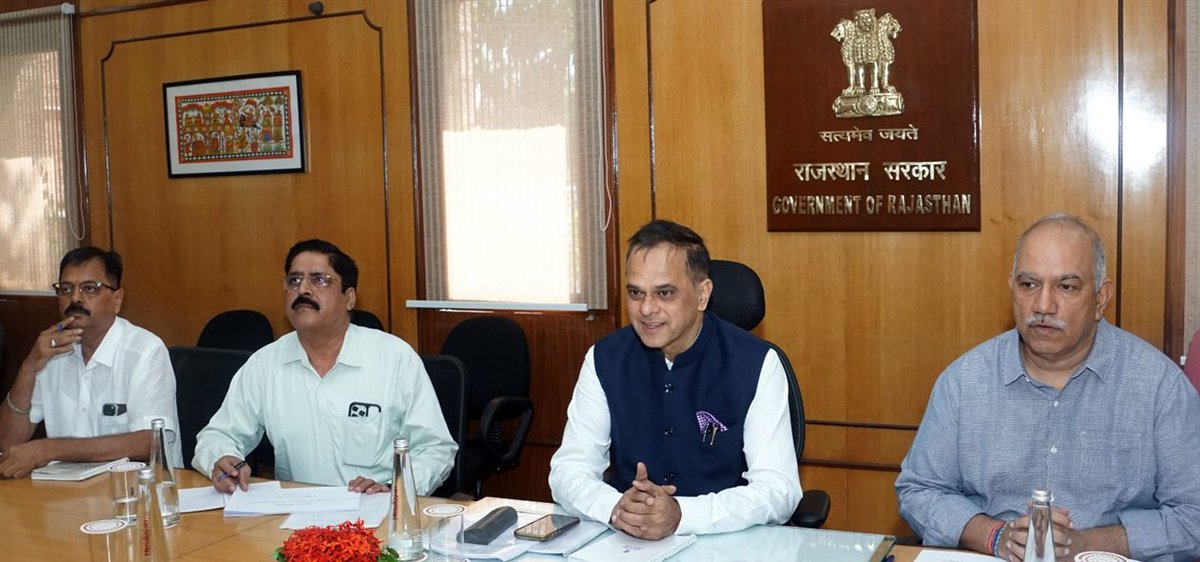 DIPRRajasthan's tweet photo. ‘जल संचय जन भागीदारी : कैच द रेन-2026’ को जन आंदोलन बनाएं- मुख्य सचिव

हर गांव में हों जरूरत के अनुरूप जल संरक्षण कार्य

जल संरक्षण एवं भूजल पुनर्भरण के पूर्ण कार्यों के आधार पर राजस्थान देश में प्रथम स्थान पर

https://t.co/vNm6PWzw1D https://t.co/RtOftWwx9j
