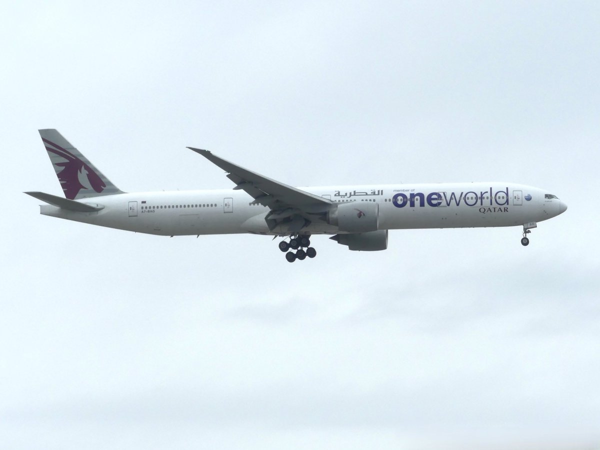 ten_koji1103's tweet photo. 2026/9/23成田国際空港外周にて 34R下り
QRのトリプルセブン
カタール航空 B777-300ER
Oneworld Livery
Qatar Airways
#B777
#QatarAirways
#Oneworld https://t.co/eioJnjfQAg