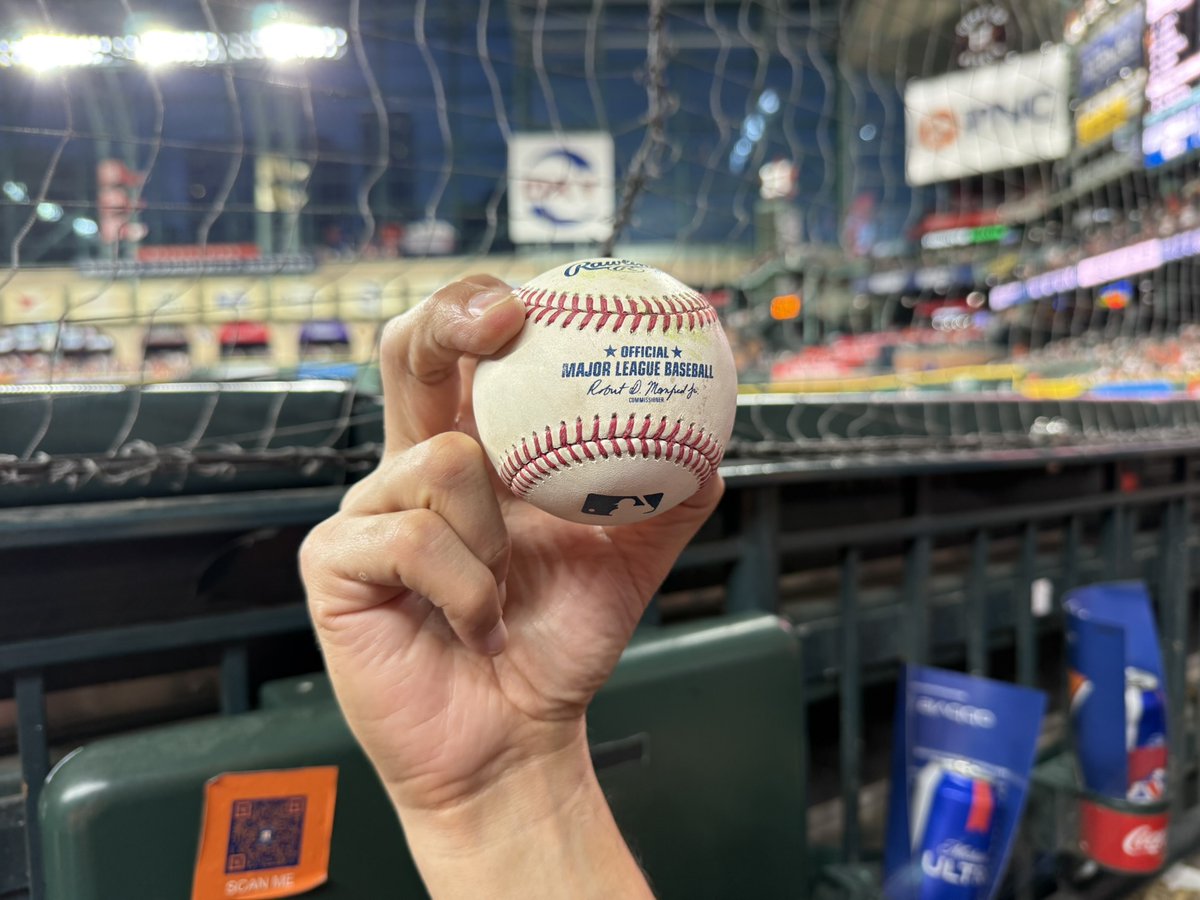 MarcCommentary's tweet photo. Astros Boo Birds #Astros #ChaseTheFight #MLBPlayoffs https://t.co/ftwsC2kGIY https://t.co/QV2ZwCwuAa