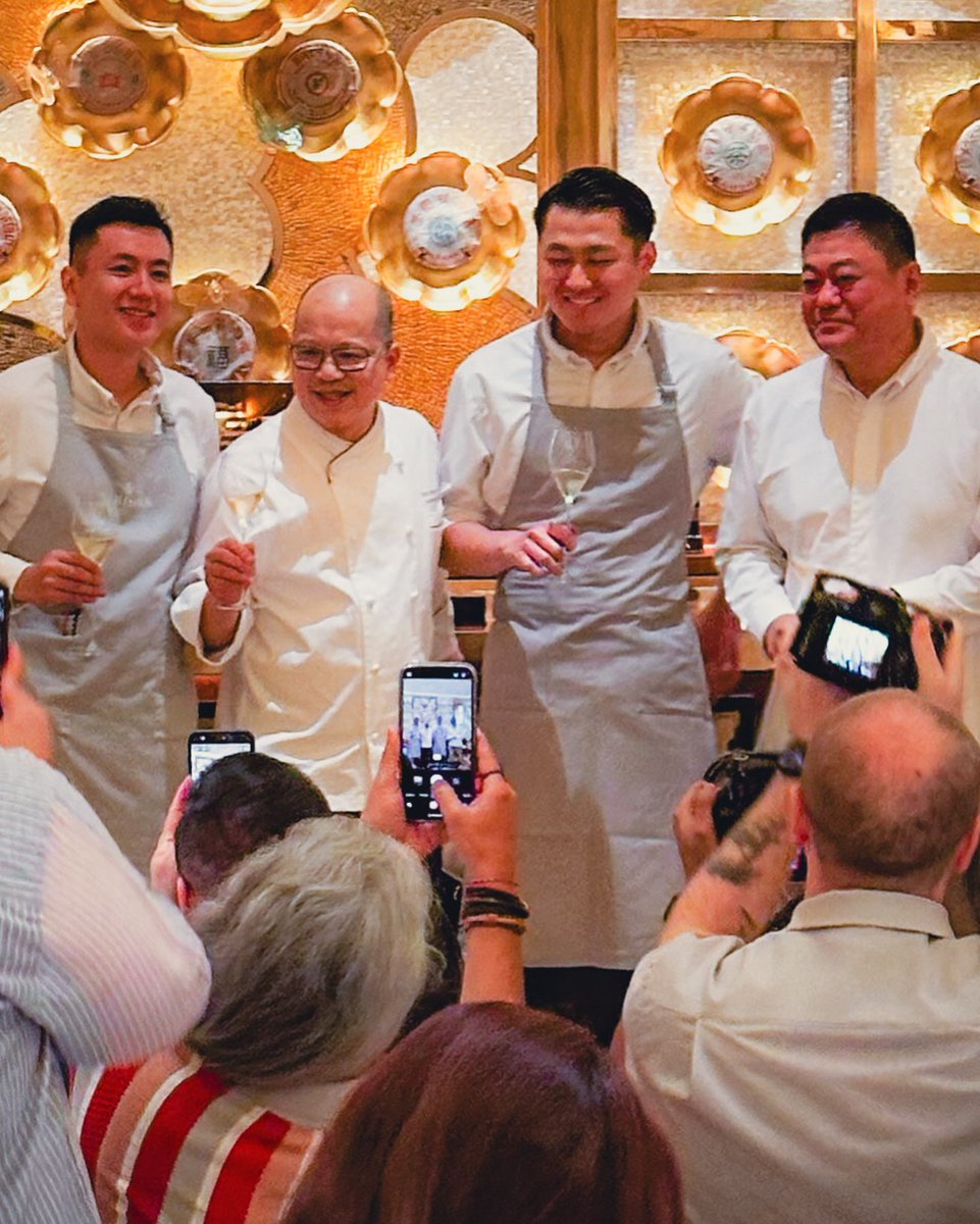 AzucenaKinde's tweet photo. Chef Tam’s Seasons x Narisawa! A legendary four-hands lunch featuring Yoshihiro Narisawa and Tam Kok Fung. Their Cantonese fire and innovative Satoyama cuisine came together flawlessly. The Black Abalone was unforgettable, while the cocktail https://t.co/VBtVspbtXs