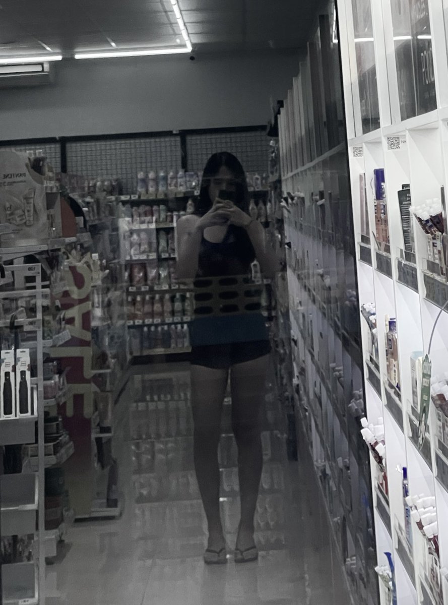 pim_0907's tweet photo. ทำไร https://t.co/F3ld8E8j7I