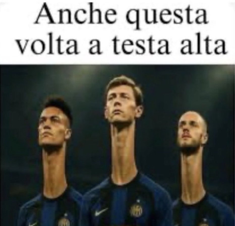 JuveSoprano's tweet photo. @SonoUnicoyes Anvedi che bell’album di figurine tieni, scambiamo? io ti do questa https://t.co/kQoppz2koG
