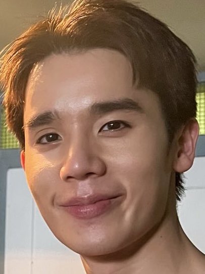 seasbf's tweet photo. their lips.. these mfs kissed today. https://t.co/NbBaleQdhC