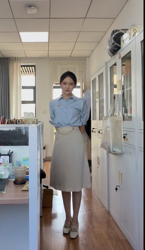kerry52bs6's tweet photo. 有人要锐评一下初中数学老师的福吗？我不要🚪！真不要！ 想看什么痛快点告诉我， 我看到立马发.就是手发酸发不完而已 不需要你们打钱支持我
1：看福
2：看🐻
3：全部都要 https://t.co/bgjHPWsISF