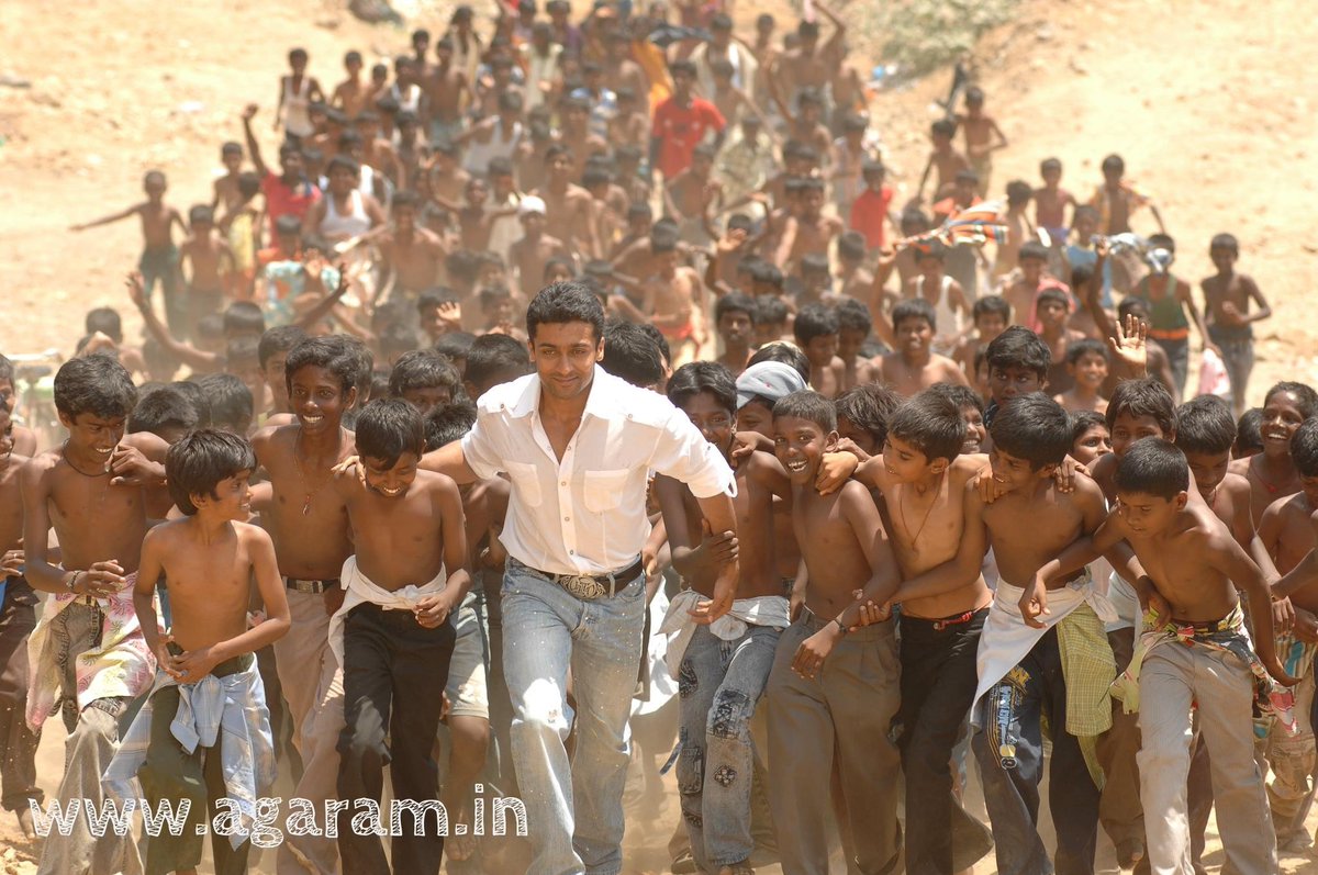 Harith_offl's tweet photo. Idhu panathukaaga thiruttuathanamaa serndha kootam illa sir...

Nyayathukaaga, tharmatukaaga... THAANAA SERNDHA KOOTTAM❤️

#AgaramFoundation #TheOneSuriya https://t.co/6Knbvhq87q