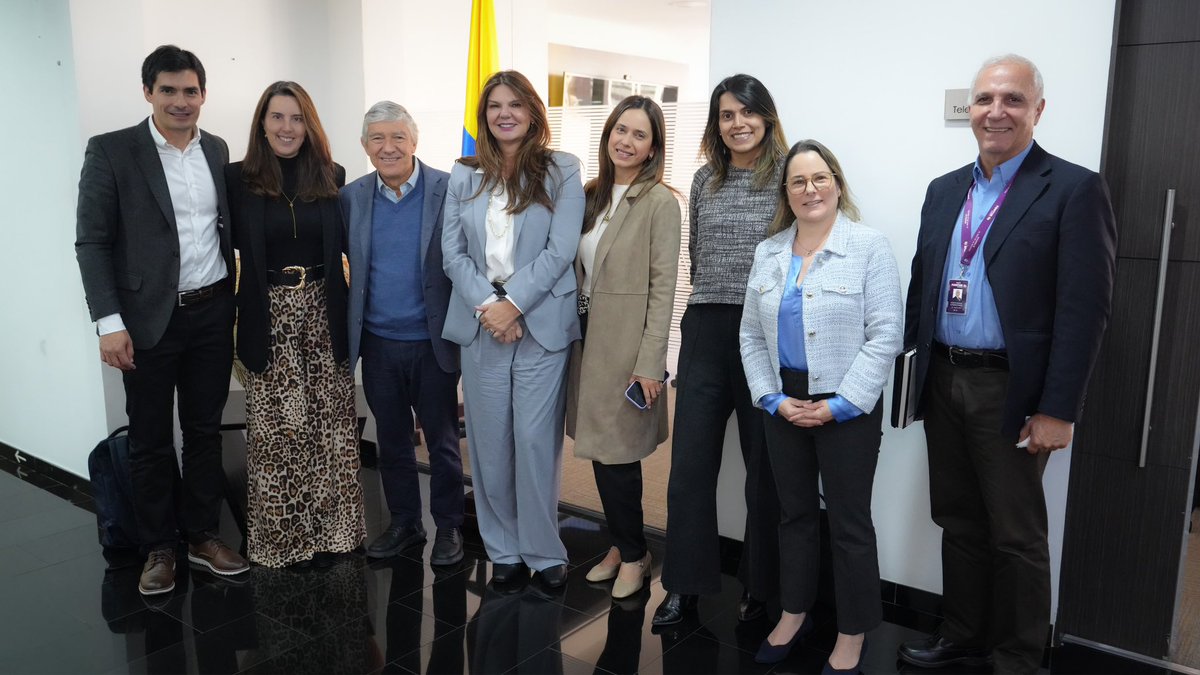 fonturcol's tweet photo. 2/2 La gerente se reunió con @Acoltes para dialogar sobre las necesidades y oportunidades del transporte turístico en Colombia, y con la delegación de @DecameronHotels para identificar acciones que fortalezcan la oferta turística y la articulación entre los sectores público y privado.

En la #PatriaMilagro seguimos #FirmesPorElTurismo.