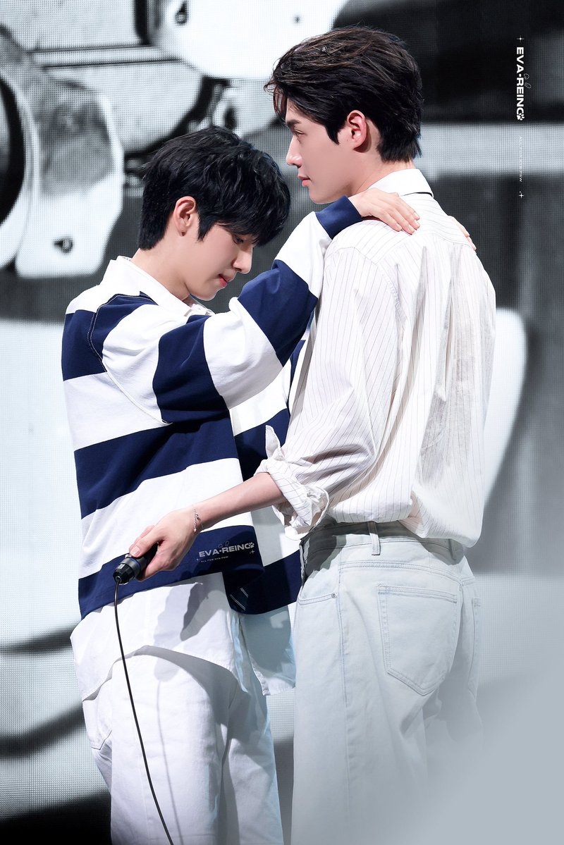 nataly_wist's tweet photo. 그 둘이 같이 서 있기만 해도 미칠 것 같아.

YOONSIK SIWOO Pour Toujours 
#YOONSIK_SIWOO_PFWSS27 https://t.co/jarV15Eos5