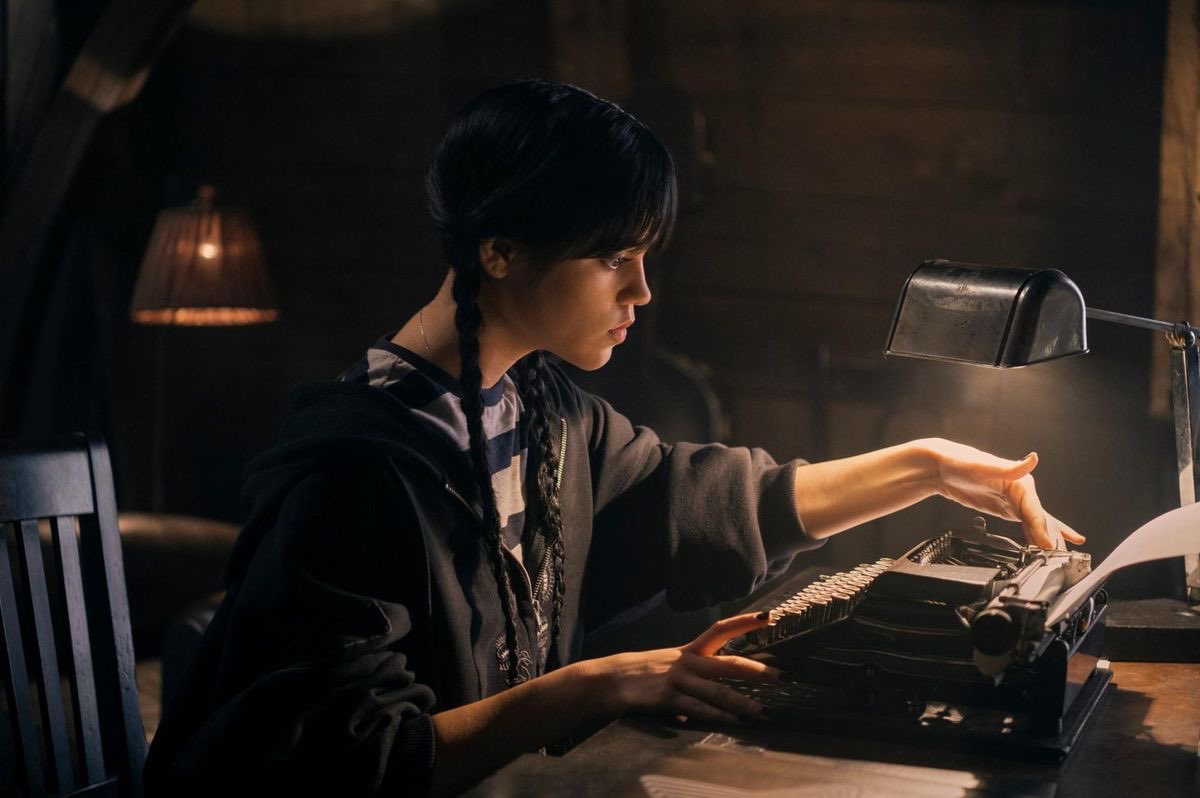 wensadms's tweet photo. Season 1                                                    Season 3 https://t.co/B4KCjpdtCK