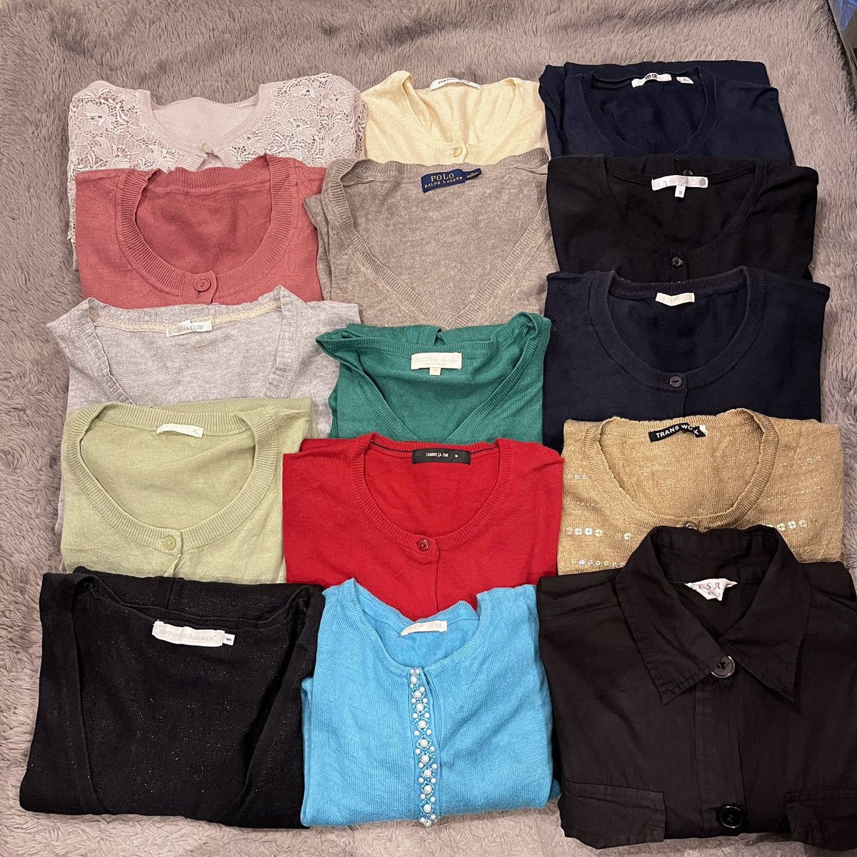 bacotmulujir's tweet photo. hai guyss, aku ada cardigan, kemeja, celana pendek, blouse, starts 5k aja, paling mahal 65k, banyak brand kyk uniqlo, GU dll nya

bisa oren, beli diatas 3 bakalan dapet potongan, komen dibawah nanti jam 11 aku spill 🥰🙏🏻 

#wtscardigan #wtsbajumurah https://t.co/aNbcy4WSJt