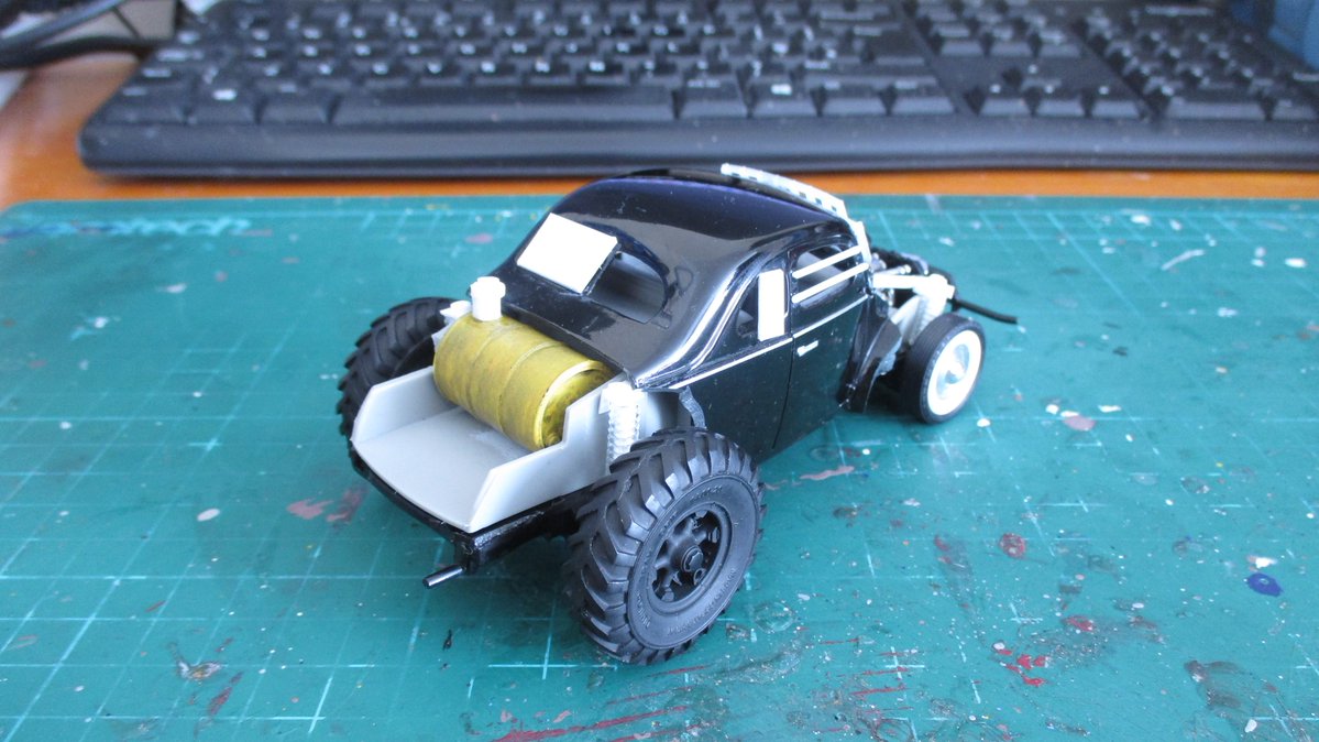 RoadWarriorJohn's tweet photo. Work bench update time,
Little more progress on the @marsgarage8217 Rust Bucket Challenge (Buzzard) build.
#rustbucketchallenge #buzzard #madmax #ford #5window #sunnyside #kitbash #scratchbuilt #scratchbuild #postapocalypse #postapocalyptic #apocalypse #apocalyptic https://t.co/HDtSAkFnJS