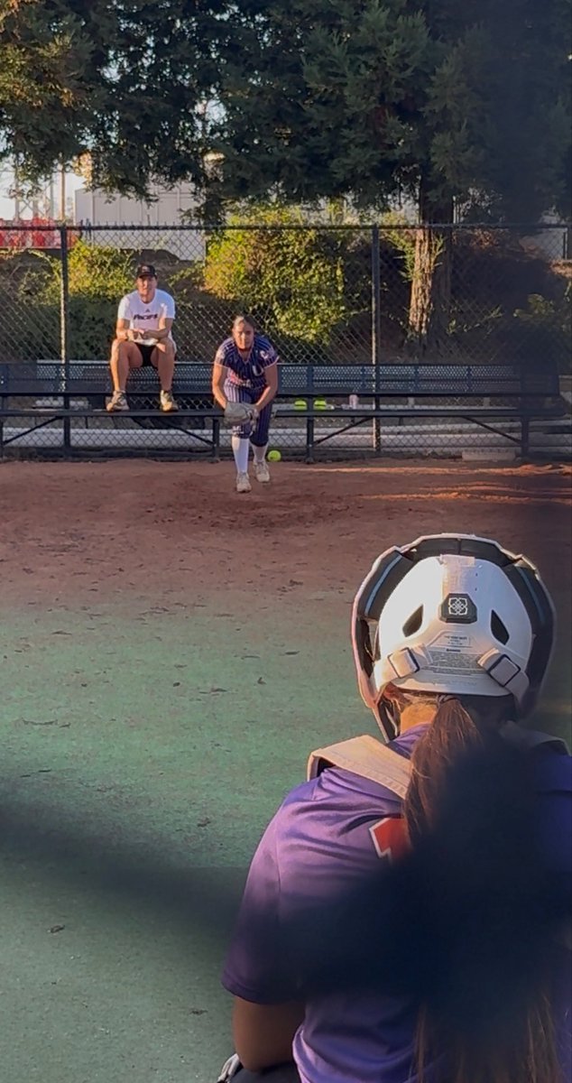 MadisonMasa2028's tweet photo. Had a great time working with Coach @laniricketts10 yesterday! I learned a lot from the clinic! @PacificSoftball @sammduran28 

@haileydolcini @UnityNulick2028 @mnulick78 https://t.co/PxFxdQXgwC