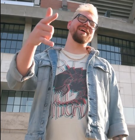 puppymerrick's tweet photo. rip rosswood alex kralie u would've loved begging mr beast to collab https://t.co/Lu9nqsckQy