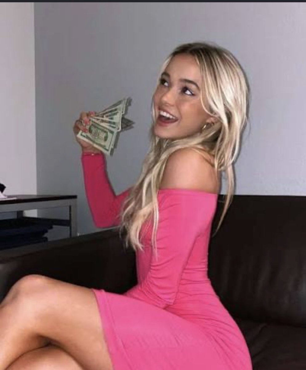 JimTim410631321's tweet photo. 19 year old using 4 goddesses to melt uncs for money it’s so easy dm to melt and pay for your girl #findom #wankchat #manscam #sadiemckenna https://t.co/SZJaHq8M5E