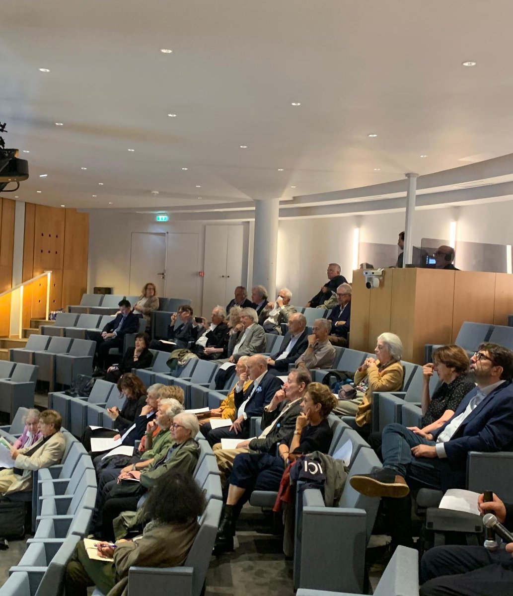 AcadBeauxarts's tweet photo. À l’occasion de la réouverture de la Bibliothèque et Villa Marmottan (propriété de l’Académie à Boulogne-Billancourt) l’Académie tient sa séance hebdomadaire au sein de l’auditorium nommé Bruno Foucart, en hommage à l’historien d'art et directeur scientifique de la Bibliothèque. https://t.co/wq38z1wZzO
