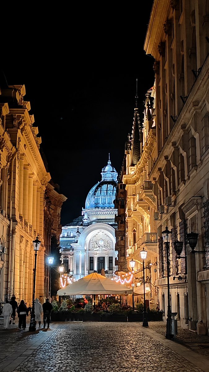 SpecFactory's tweet photo. The architecture here is UNREAL 🏛️ Eyewear styling in ROMANIA 🕶️ https://t.co/Vdpzd5INCN