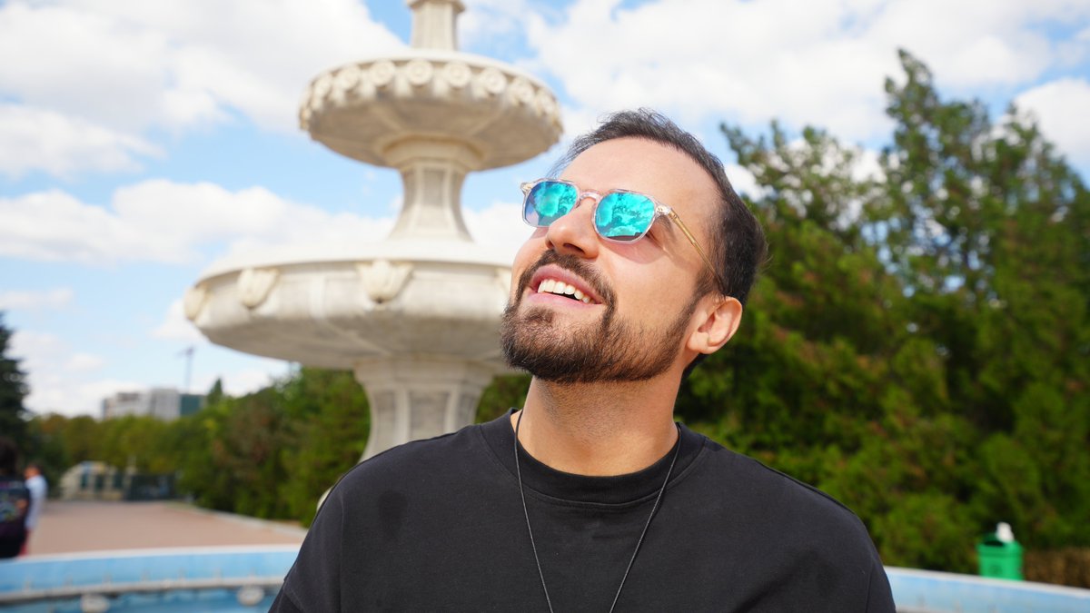 SpecFactory's tweet photo. The architecture here is UNREAL 🏛️ Eyewear styling in ROMANIA 🕶️ https://t.co/Vdpzd5INCN