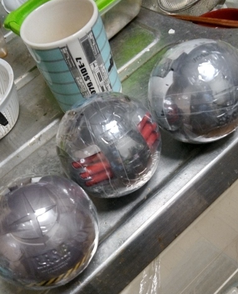 banepan's tweet photo. 楽しみにしてた1500円のガチャガチャ『EXCEED MODEL TRINITY RX-78-2 ガンダム』(全3種類)ついに発見!しかも ダブらずストレートコンプできました!!嬉しいです😄#EXCEED MODEL TRINITY RX-78-2 ガンダム https://t.co/2zVwhZ693M
