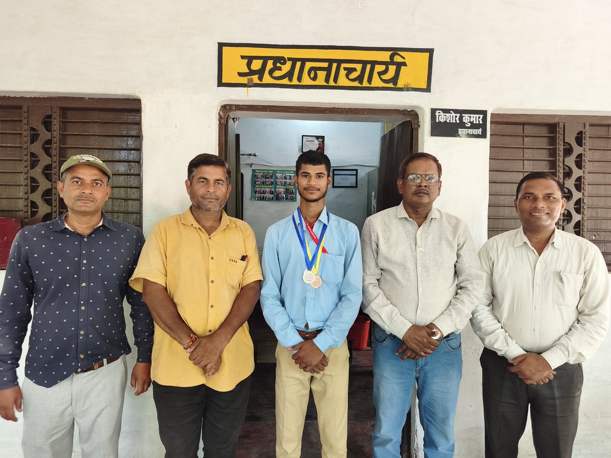 SVIC_Sahar's tweet photo. #svicsahar
जनपद स्तरीय योग प्रतियोगिता में विद्यालय के छात्र केशव कुमार ने अंडर 19 में ट्रेडीशनल में दूसरा स्थान, आर्टिस्टिक सिंगल में तीसरा स्थान और रिदमिक पेयर में दूसरा स्थान पाकर मेडल प्राप्त किये। विद्यालय परिवार उन्हें हार्दिक बधाई देते हुए शुभकामनाएँ देता है। शाबाश बेटा। https://t.co/BANbcyVK7M