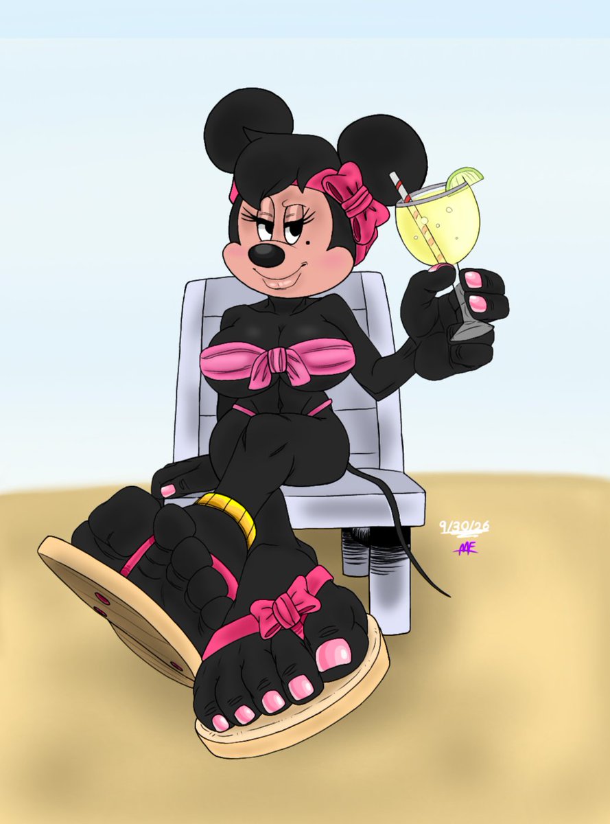 mysticfader's tweet photo. Finally finished Minnie, love how she turned out. She just enjoyin summer👣🩴  

🙏👣🩴💜😎 https://t.co/PufA2j9Y89
