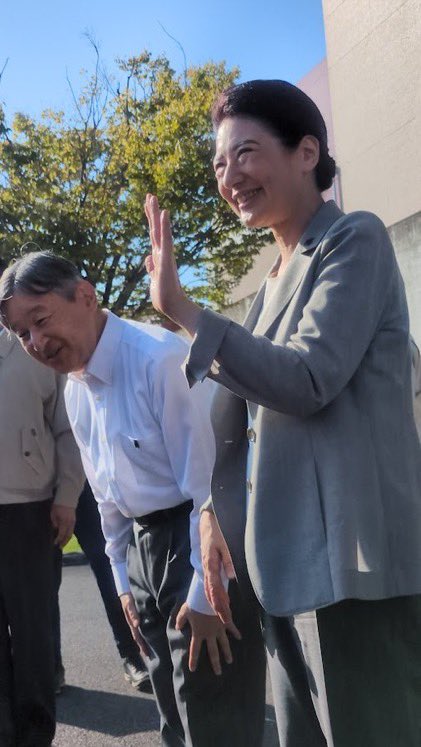 ryo555chun's tweet photo. クソみたいな政治屋にぶっ壊されそうな日本だけど、天��皇后両陛下がいらっしゃる事の安心感、幸福感たるや😍💕
皇后陛下の微笑みに泣きそうになりました https://t.co/TVb1eoz3XS