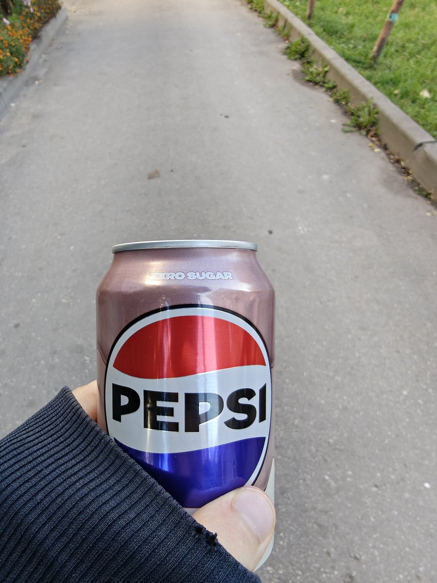 Dolbaeb4ikDebik's tweet photo. I remember when everyone in 2022 thought we won't have Pepsi. Now we have British Pepsi https://t.co/KyGND9h2EZ