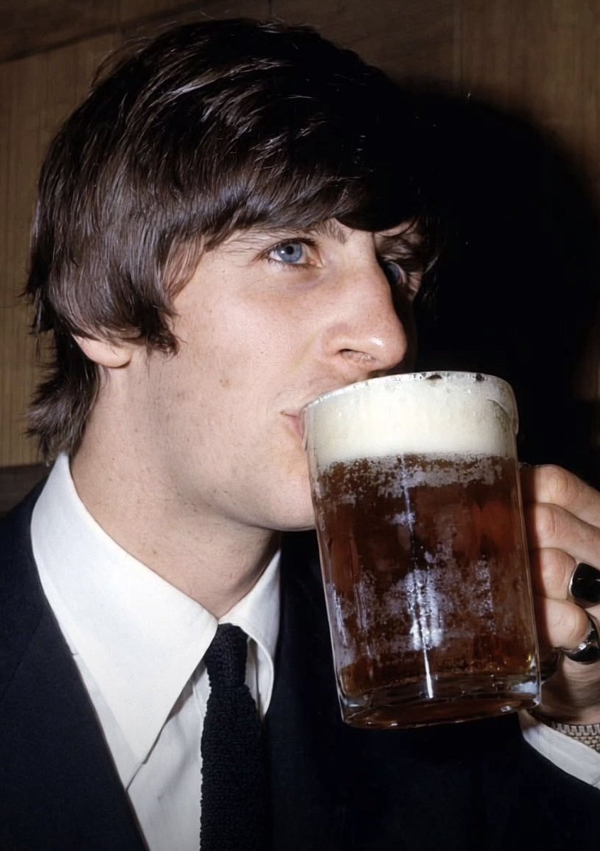 OCJackieG's tweet photo. Ringo Starr 💙
“He’s got the bluest eyes in the world.” quote from George Harrison on Aspel &amp; Co appearance 1988. https://t.co/UQT4lnQZqw