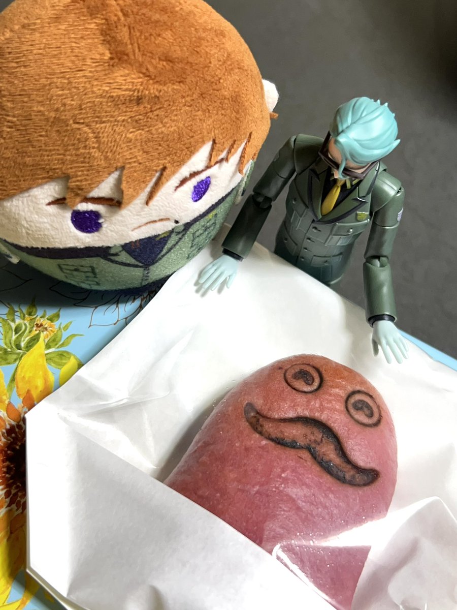 shibui_tea's tweet photo. 🟠「ﾁｭｻ…ﾋｹﾞ…」
🟩「私はこっちですエグザベくん」

ﾗﾎﾟｯﾎﾟのﾋｹﾞことやきえもんパン、もっちもちを超えてばいんばいんでした。
なんだこの弾力 https://t.co/VHAQvIuDu5