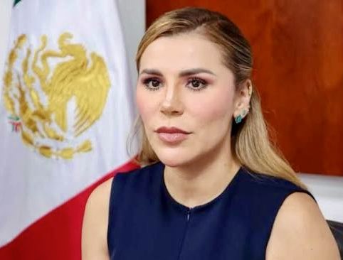 lawreles's tweet photo. ¿Qué creen que suceda primero con Marina del Pilar, le darán una curul plurinominal o la pondrán frente a las autoridades de EE.UU.? https://t.co/NbLnmZMDTN