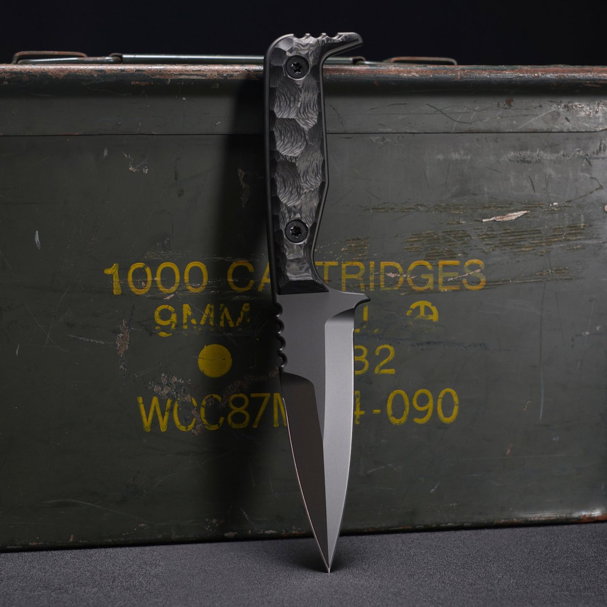 CompEdgeKnives's tweet photo. Blades are in stock and ready to ship! Magnacut steel, DLC coating, made in the USA 🇺🇸. https://t.co/l9WDIyoOpO