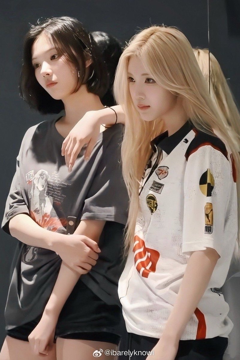 picscjiwoo's tweet photo. this duo aura >>>> https://t.co/w2rERWzK0k