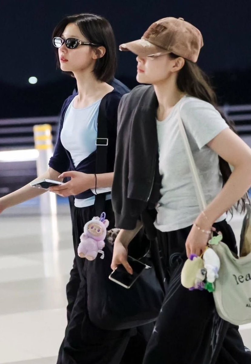 picscjiwoo's tweet photo. this duo aura >>>> https://t.co/w2rERWzK0k