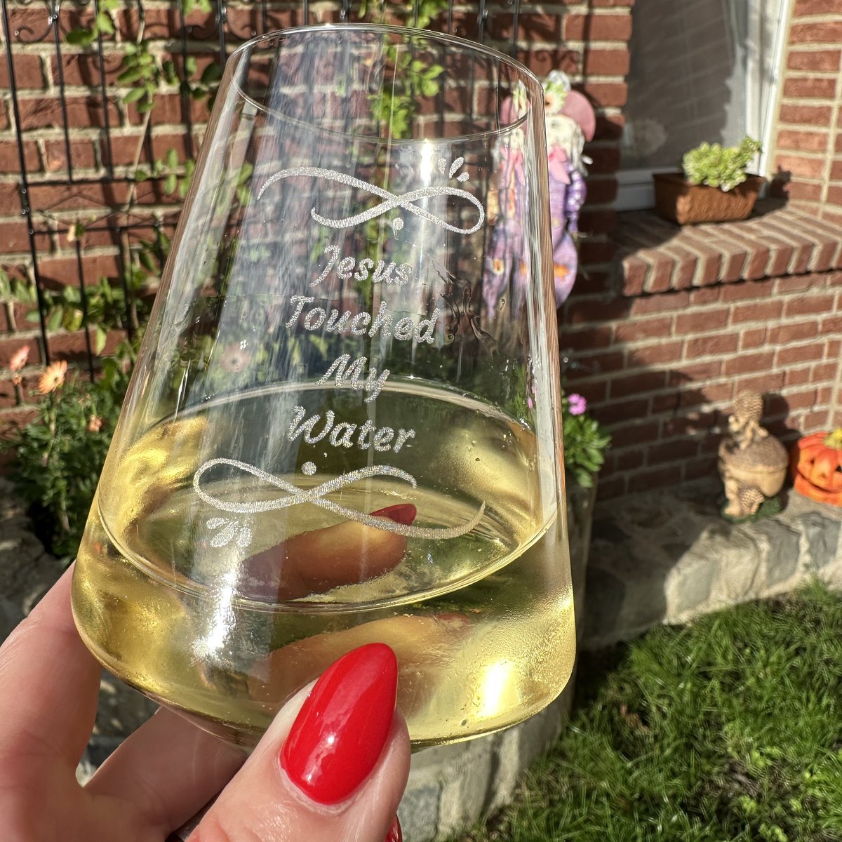 hedyundolaf's tweet photo. Je intelligenter der Mensch, desto größer die Liebe zum Wein 🍷 🤪😇🤣🤣🤣🤣🤣
#fump und Prost ihr Lieben 🫶 🥂🍻🍹🍸🥃🍷🤣🤣🤣🤣🤣🤣 https://t.co/Ia0j6tsmTm