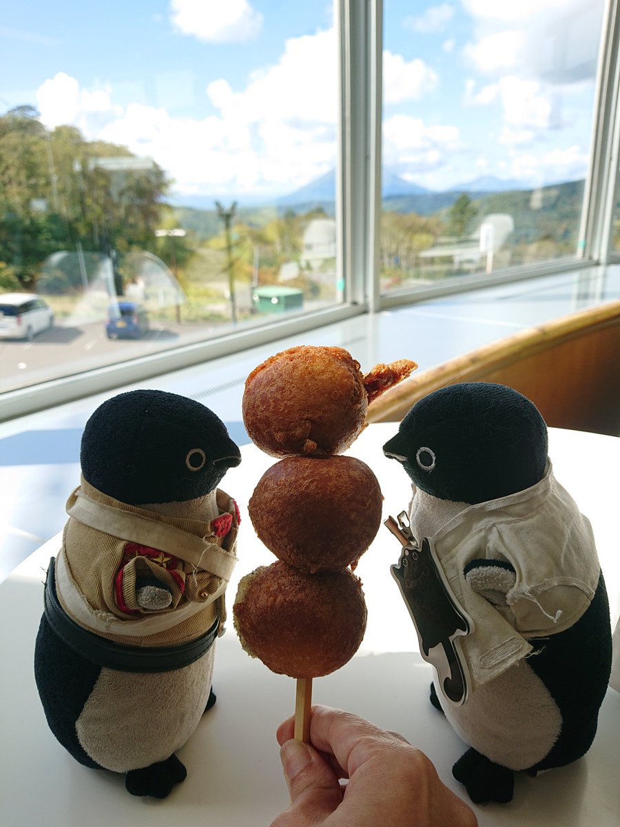 39Flowersaurus's tweet photo. たろすよ、先日
「中山峠はさすがにコワイです～」
と言ったのはぶりっ子だ。我は
根っからの原付峠ライダーだ。
明日から特別あげいもが出る
ポスター見てまた来なければ！
と思っておる！ https://t.co/HqheILnT3V