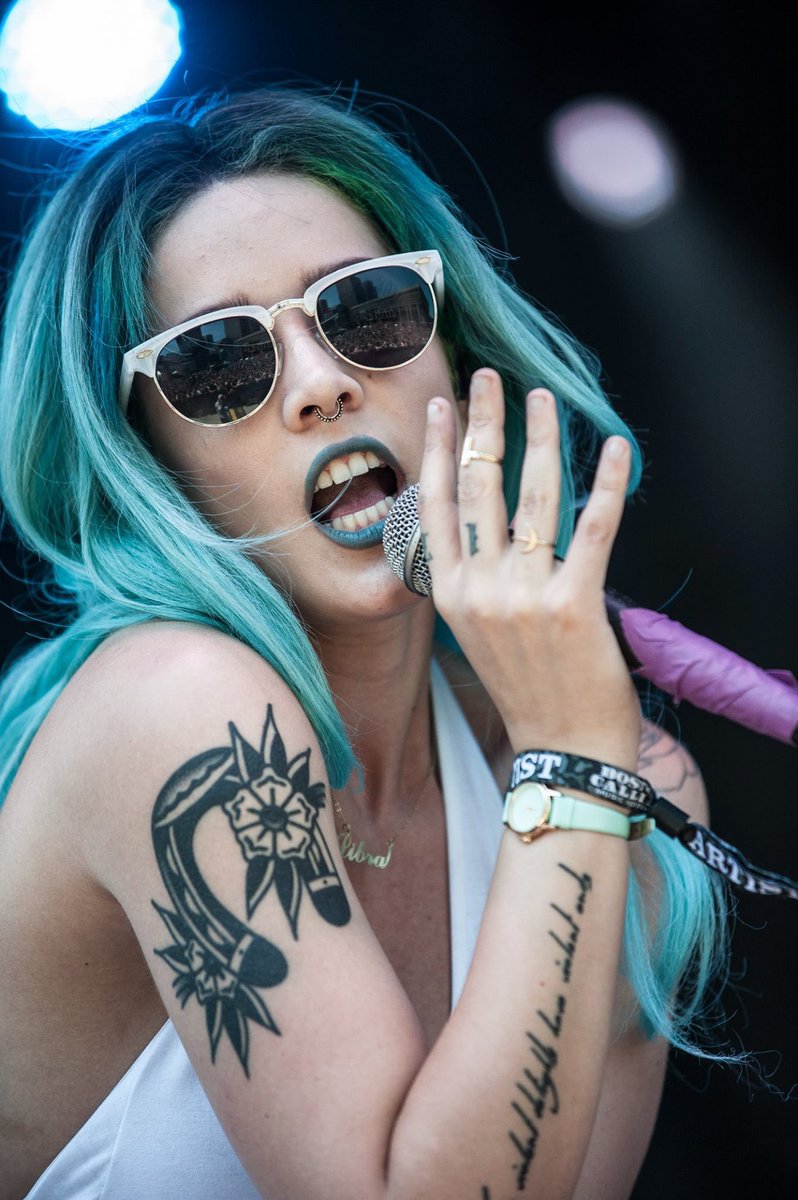 haIseylq's tweet photo. Halsey performing at Boston Calling in 2015. 

📸: Little Monkeys Photo Company https://t.co/yQDNDQQvmh