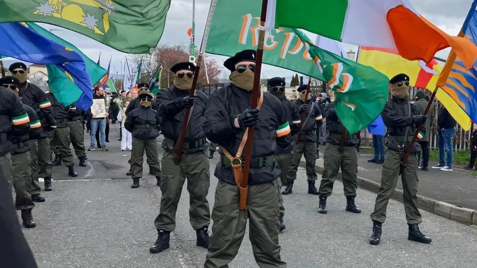 anglespond74592's tweet photo. @irish_news Of course Brian, those Protestants up to no good a usual. No point hanging this flag🇮🇪 along a shared public highway 🛣️ then denying what it represents just tear the orange strip off. https://t.co/QpBcxz9Trn
