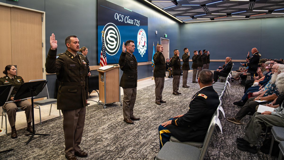 OKGuard's tweet photo. Nine #OKGuard Soldiers comissioned as second lieutenants Sept. 20 after completing the Oklahoma Army National Guard Officer Candidate School’s Summer Accelerated Class 72S.

Their training is complete. Their leadership journey begins. https://t.co/ycJMNN98nw