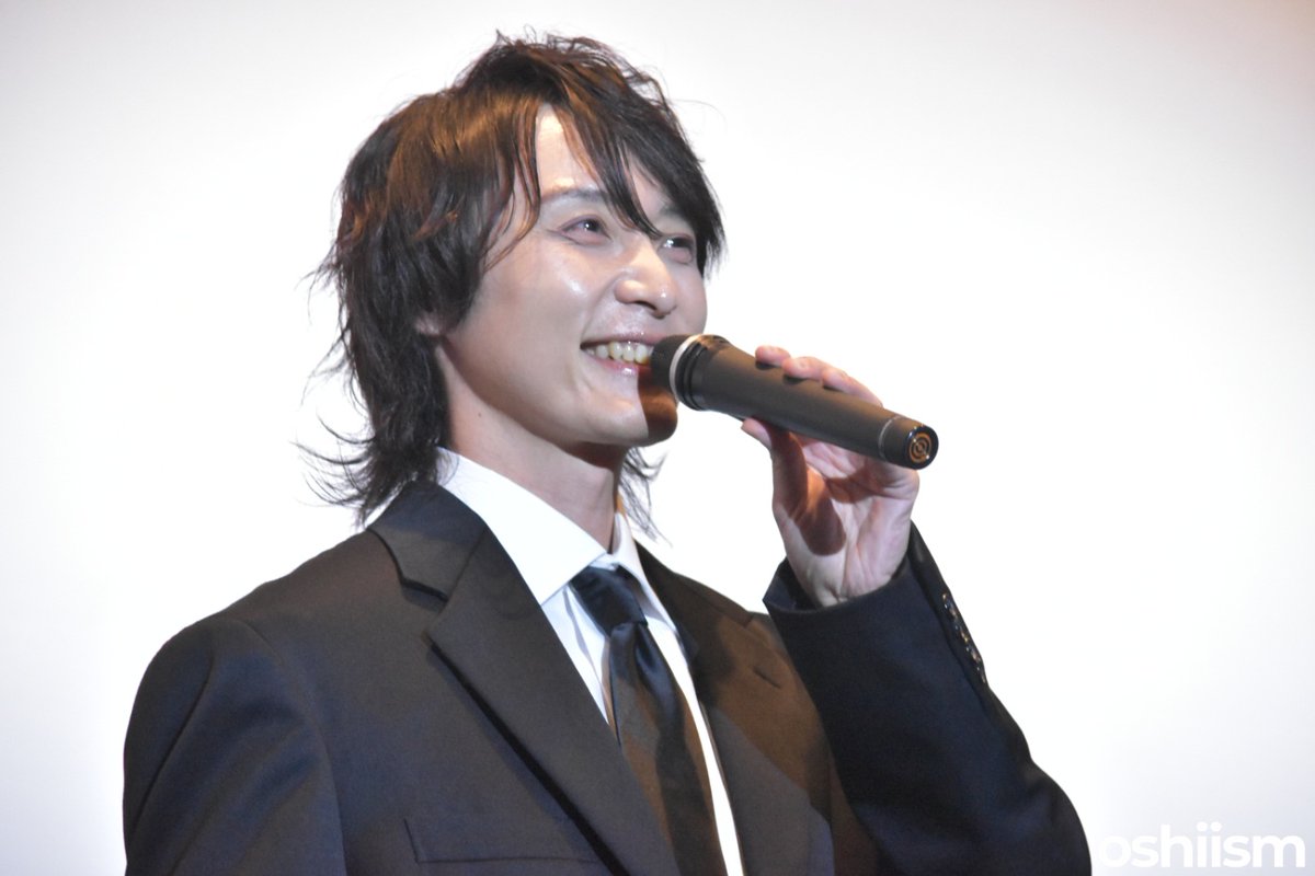 oshiism_press's tweet photo. 【取材レポ】佐藤祐基×徳山秀典×加藤和樹が爆笑トーク！徳山の“ボケ”に「ちょっとレベルが高いっす」🤭

『#仮面ライダーカブト20th 天を継ぐもの』舞台挨拶🎬✨

#佐藤祐基
#徳山秀典
#加藤和樹
#荒木飛羽
#小寺結花
#石田秀範 監督

写真多数📸💕

記事はこちら💁‍♀️
https://t.co/y5DeTIri7V https://t.co/HRV56ffPTw