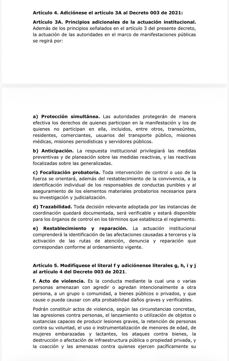 ELTIEMPO's tweet photo. El gobierno de Abelardo De La Espriella tiene listos los lineamientos para regular el derecho a la protesta. El borrador de decreto le daría más capacidades a la Fuerza Pública y tiene medidas como: 

-El uso de la fuerza, incluso en medio de los diálogos entre actores. 
-Presencia constante de la Policía a cuatro metros de distancia de la protesta. 
-Inclusión de actores económicos a las mesas de diálogo. 
-Causales del fin de diálogo como el uso de armas, impedimento en el paso de ambulancias, afectaciones a los servicios hospitalarios.