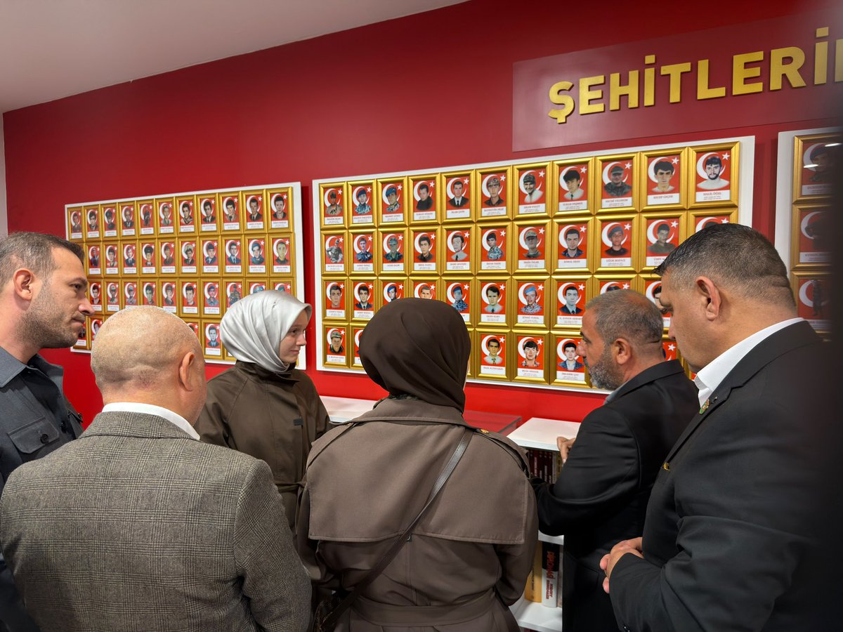 ZehraNurAydemr's tweet photo. Türkiye Harp Malulü Gaziler, Şehit Dul ve Yetimleri Derneği İstanbul Şubesi’ni ziyaret ettik.

​Aziz şehitlerimizin emanetlerine sahip çıkmak, kahraman gazilerimizin haklarını korumak en büyük sorumluluğumuzdur. Nazik misafirperverlikleri için kendilerine teşekkür ediyorum. 🇹🇷 https://t.co/NrmuILBGAW