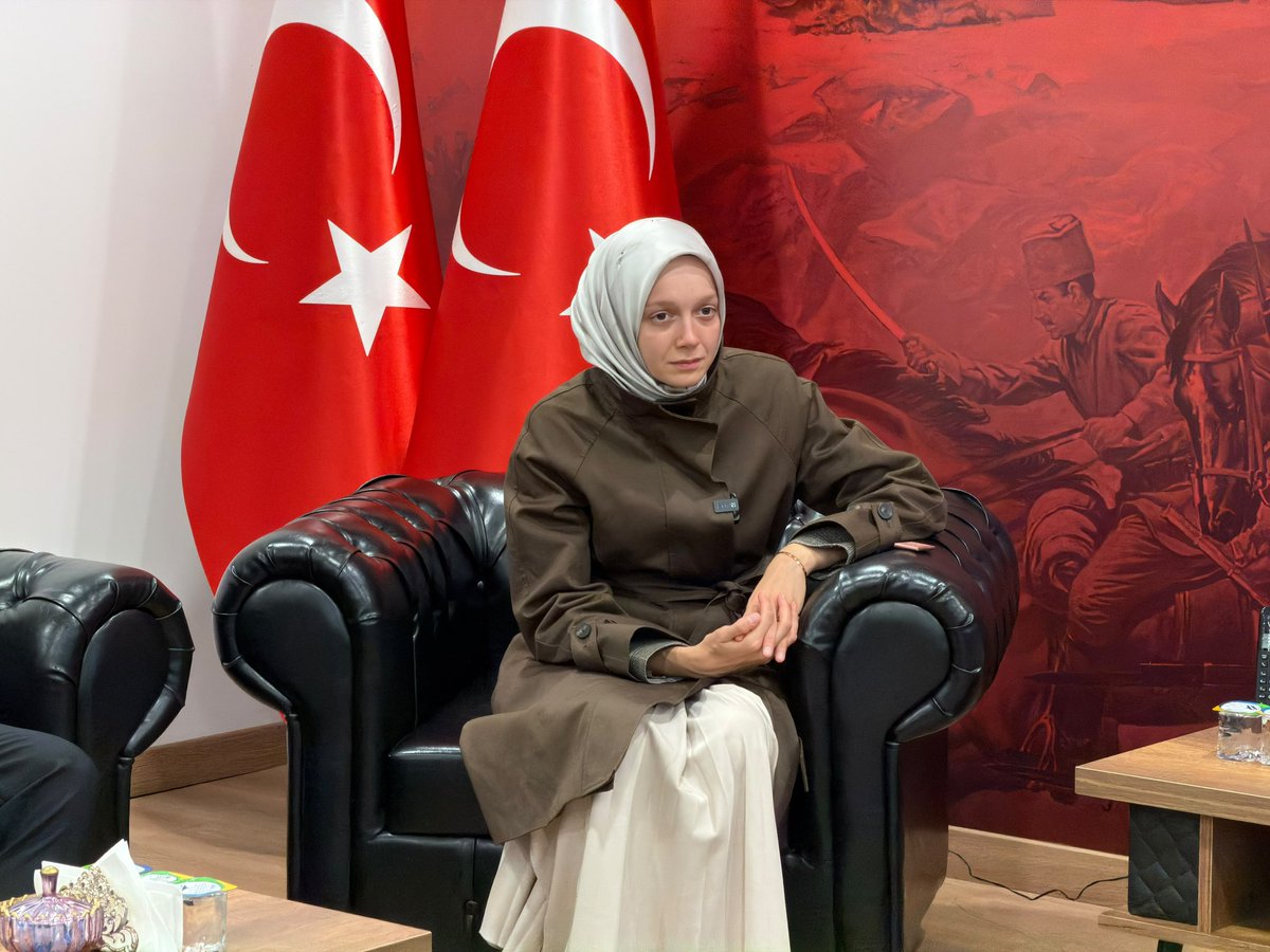 ZehraNurAydemr's tweet photo. Türkiye Harp Malulü Gaziler, Şehit Dul ve Yetimleri Derneği İstanbul Şubesi’ni ziyaret ettik.

​Aziz şehitlerimizin emanetlerine sahip çıkmak, kahraman gazilerimizin haklarını korumak en büyük sorumluluğumuzdur. Nazik misafirperverlikleri için kendilerine teşekkür ediyorum. 🇹🇷 https://t.co/NrmuILBGAW