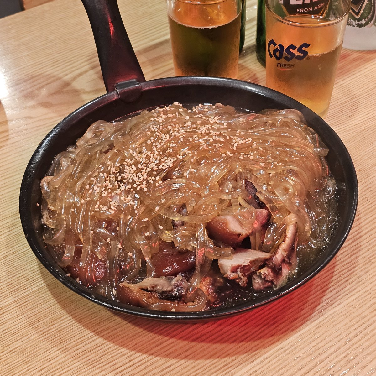 keemkuni's tweet photo. 번이랑할맥가려고야근유기하고퇴근해서번개갈겻는데마족보고그자리에서편파룰렛돌리고식사대상변경함 https://t.co/3VrTv3KQcQ
