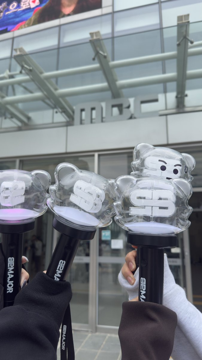 1ove94un's tweet photo. 잠은 못자도 균따뛰 해야지🫰🏻 https://t.co/4bUEQZIv0F