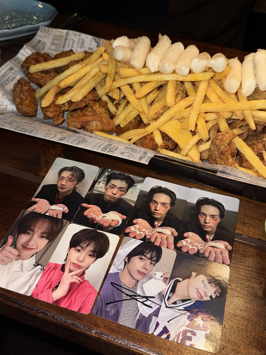 1ove94un's tweet photo. 잠은 못자도 균따뛰 해야지🫰🏻 https://t.co/4bUEQZIv0F