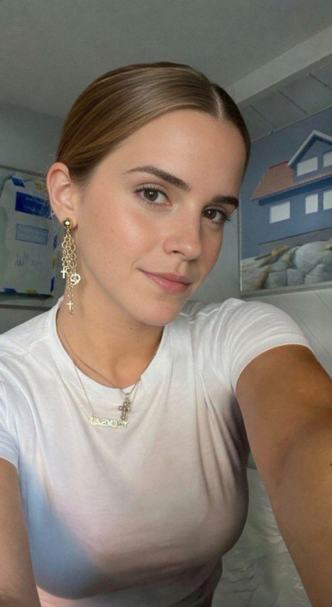 EmmaWatsonunwk's tweet photo. So would you actually go out with me? 
A) Yes
 B) No 
C) Maybe 😌 https://t.co/bbaSAMzyKy