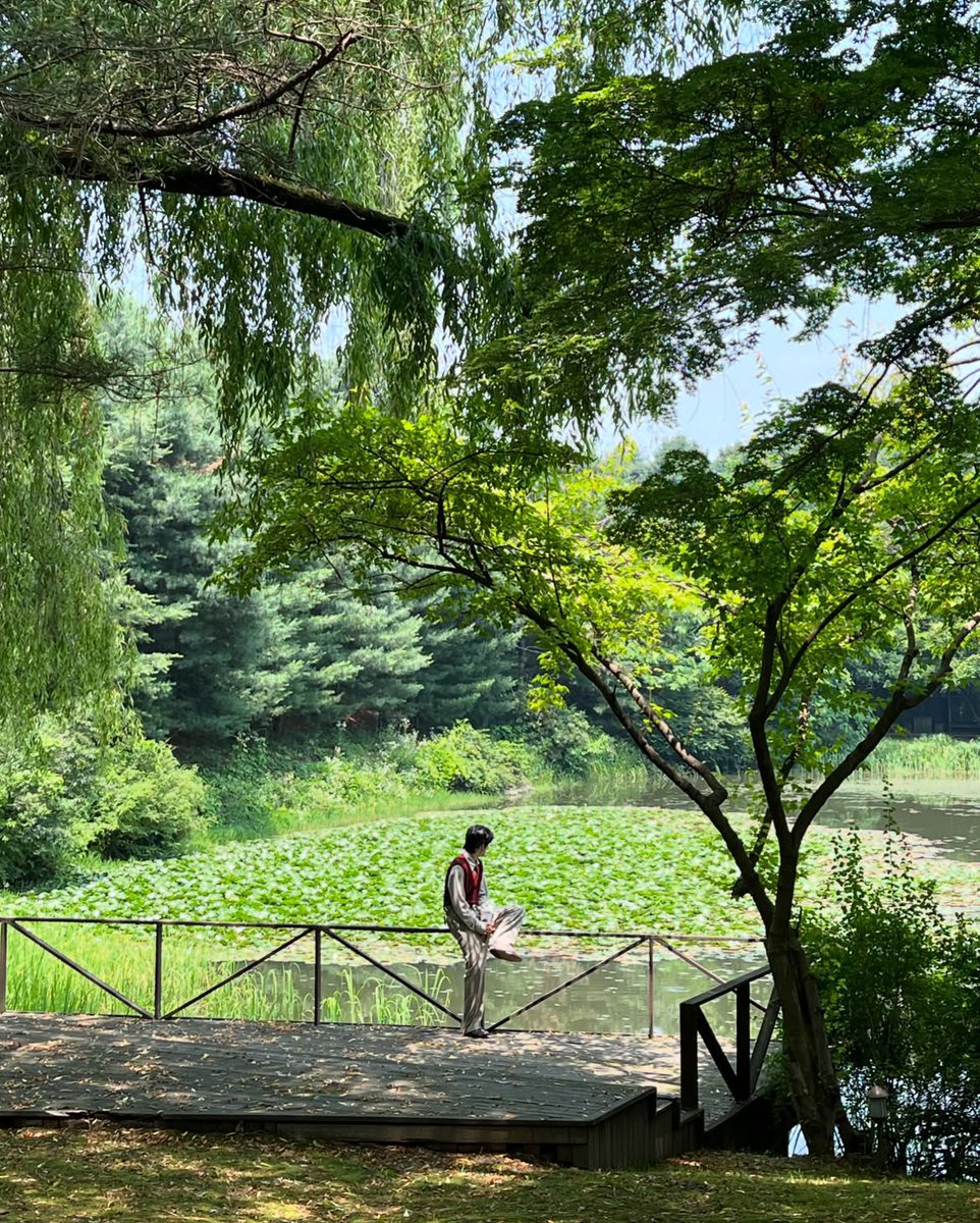 yunbruary's tweet photo. รูประยะไกลของแจฮยอนดีจังเลย โคซี่ไวบ์มาก 🍃🚣🦮 https://t.co/Ko4dd8MOb6