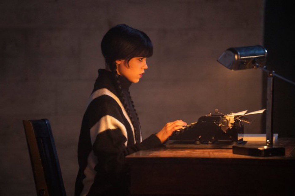 ezzzyyy__'s tweet photo. First look at Jenna Ortega as Wednesday Addams in ‘WEDNESDAY’ Season 3.

The show has wrapped filming. https://t.co/gAKledF6rt